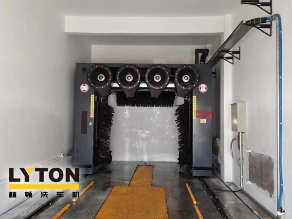 甘肃某客户选用林顿龙门往复式全自动洗车机——快速连续洗车15-20辆每小时