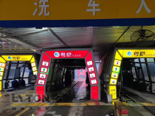 加油站、4S店、门店等车流量密集场所配置什么价位的全自动洗车机设备?